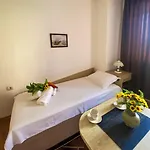Апартамент Yana