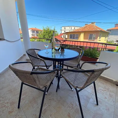 Yana Apartamento Obzor