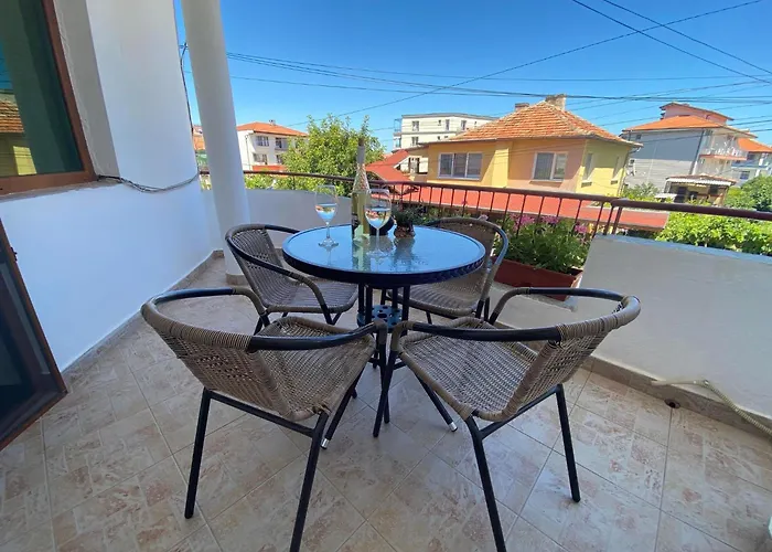 Yana Apartamento Obzor